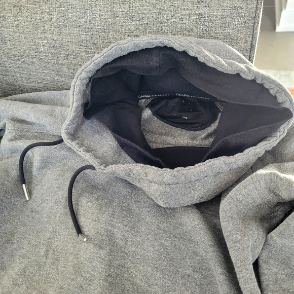 Calvin Klein performance hoodie Sz XS fits more like a S - Picture 1 of 2